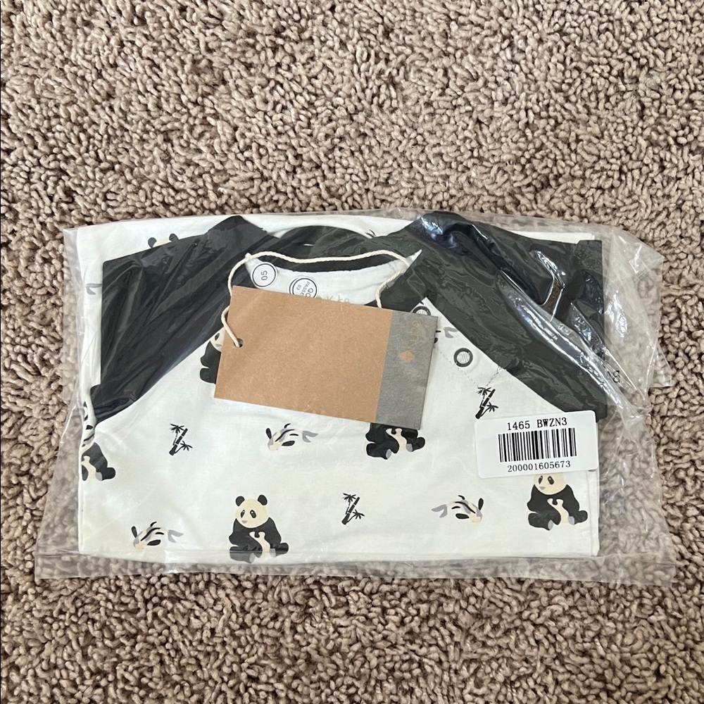 Kyte BABY Black & White Zen Shortall